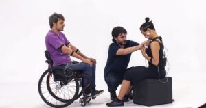 Lee más sobre el artículo Diseñan dispositivo capaz de “leer” las señales eléctricas del cuerpo de forma amigable<p class = "resumen">Se creó con fines artísticos para generar música o contenidos multimedia. Pero su campo de aplicación es amplio: educación, entretenimiento y salud.</p>