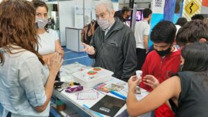 Lee más sobre el artículo Con la participación de la CIC, empezó la Feria de Ciencia y Tecnología de Malvinas Argentinas<p class = "resumen">Recibió más de 1200 visitas en el primer día. Continuará durante el jueves y viernes.</p>