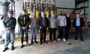 Lee más sobre el artículo Naón recibió a funcionarios de Lomas de Zamora para recorrer la planta recicladora de pilas<p class = "resumen">La planta se aloja en el Campus Tecnológico de la CIC.</p>