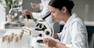 Lee más sobre el artículo La Provincia vuelve a aumentar salarios del personal científico<p class = "resumen">El acumulado llegará a un 90% a fin de año. También se incrementan los estipendios de becarias y becarios en un 75%.</p>