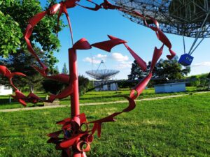 Lee más sobre el artículo <strong>OVNIS: qué sabe la ciencia sobre la vida en otros planetas</strong><p class = "resumen">A principios de febrero las agendas mediáticas del mundo especularon con la posibilidad de la existencia de seres de otros planetas. Esto se debió al avistaje de objetos (luego confirmados falsos) en América del Norte y Asia. En el Instituto de Radioastronomía Argentina (IAR) hay estudios realizados y proyectos que aspiran a conocer más sobre este tema.
</p>