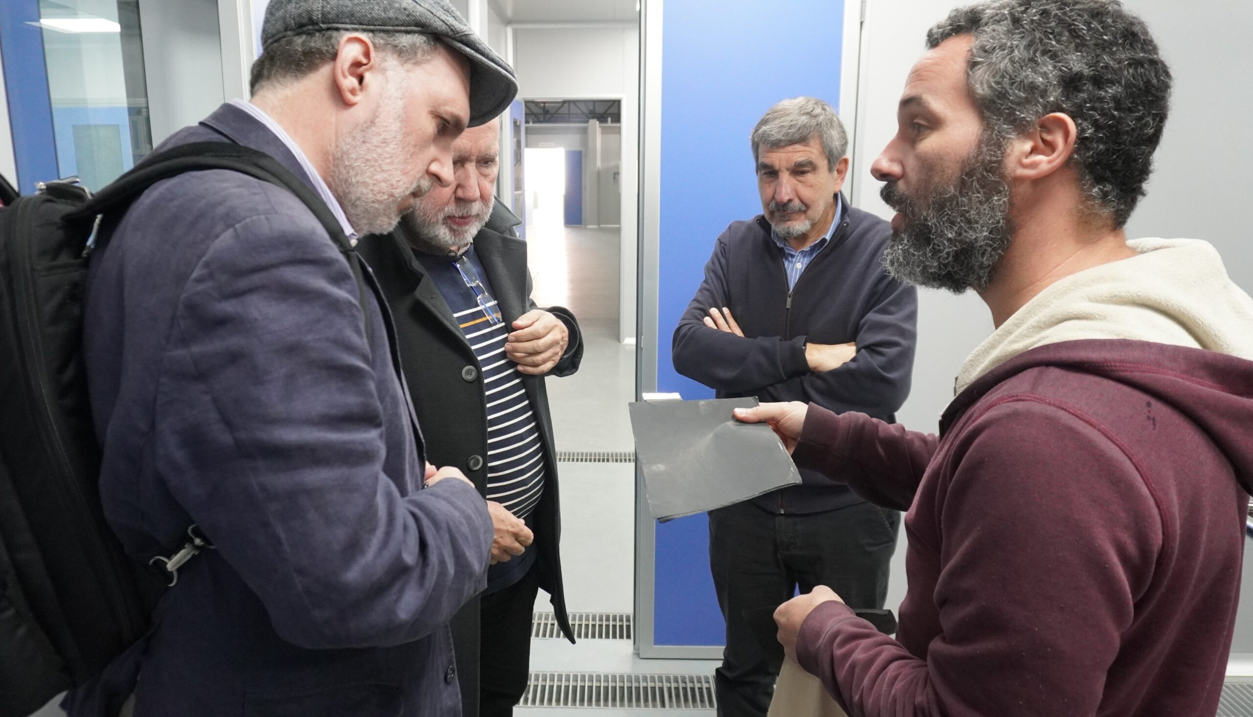 En este momento estás viendo Litio: la experiencia argentina como referencia internacional<p class = "resumen">El profesor en Ciencias Políticas en la Universidad de Brown (Estados Unidos), Richard Snyder, visitó la CIC y la planta de UniLiB como parte de un estudio sobre la transición energética.
</p>