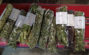 Lee más sobre el artículo El apoyo de la ciencia bonaerense a la producción artesanal de alimentos<p class = "resumen">Un equipo de profesionales de Tandil investiga la producción alimenticia en pequeños emprendimientos comunitarios o familiares. Analizan materias primas, formas de trabajo y realizan análisis bacteriológicos para que puedan alcanzar estándares más altos de seguridad alimentaria.</p>