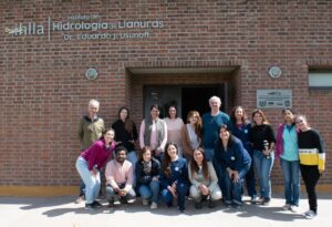 Lee más sobre el artículo El IHLLA cumple 40 años siendo una referencia en investigaciones hidrológicas <p class = "resumen">El próximo 13 de diciembre el Instituto de Hidrología de Llanuras “Dr. Eduardo Jorge Usunoff” realizará un evento para conmemorar el aniversario que reunirá a los principales exponentes científicos de la región en esa materia.</p>