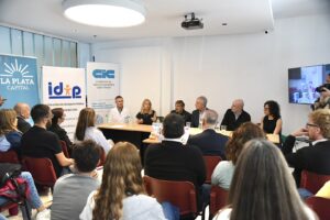 Lee más sobre el artículo Super Mil Mamá: la leche extra nutritiva ya se distribuye en centros de salud<p class = "resumen">Fue desarrollada por profesionales bonaerenses y está destinada a mejorar la nutrición de mujeres embarazadas y en periodo de lactancia que se encuentran en situación de vulnerabilidad. Fue clave el apoyo de un programa del Estado</p>